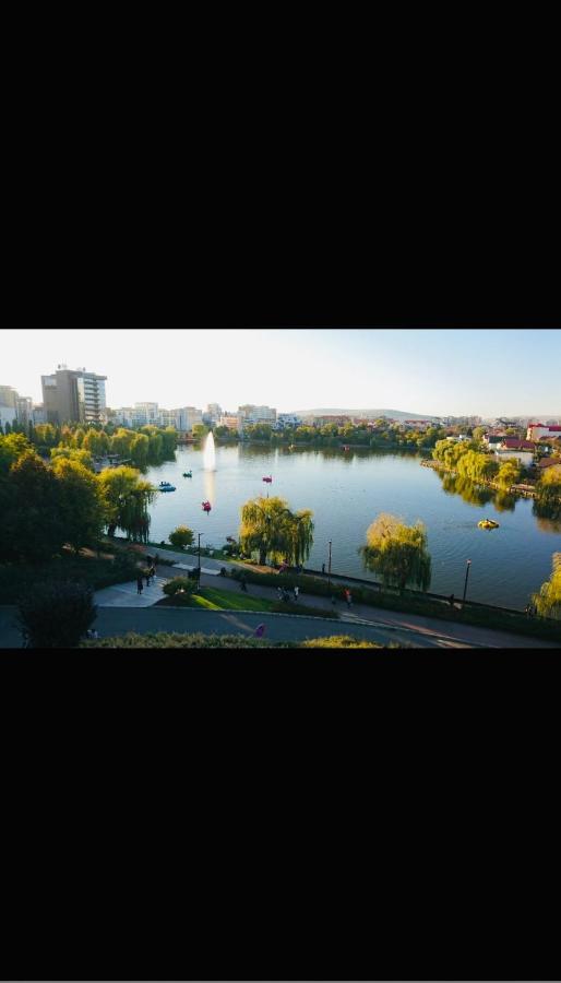 By The Lake Apartment Cluj-Napoca Esterno foto